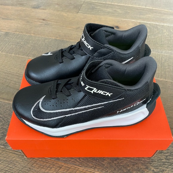 Nike Team Hustle Quick Basketball Shoes - Picture 1 of 2